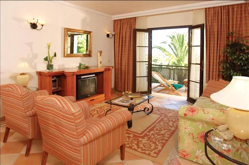 Room, Pine Cliffs Village & Golf Suites, Algarve