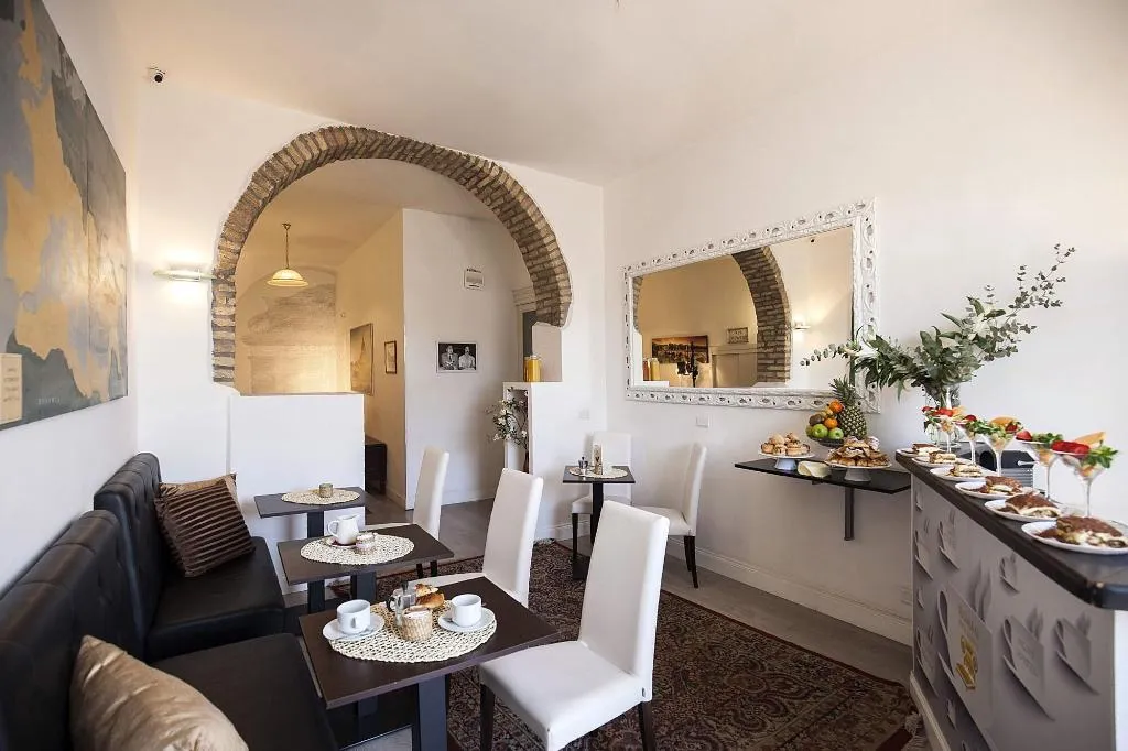 Restaurant, Roman Holidays Cuore Dell Impero, Naples