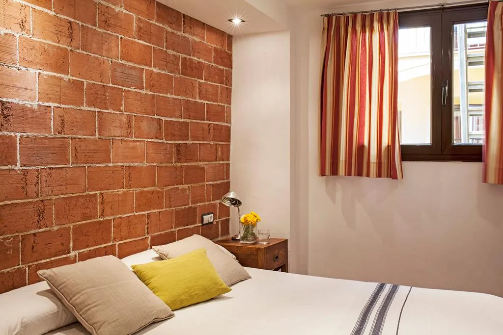 STUDIO CAPACITY 2 Room, AinB Las Ramblas-Guardia Apartments, Barcelona