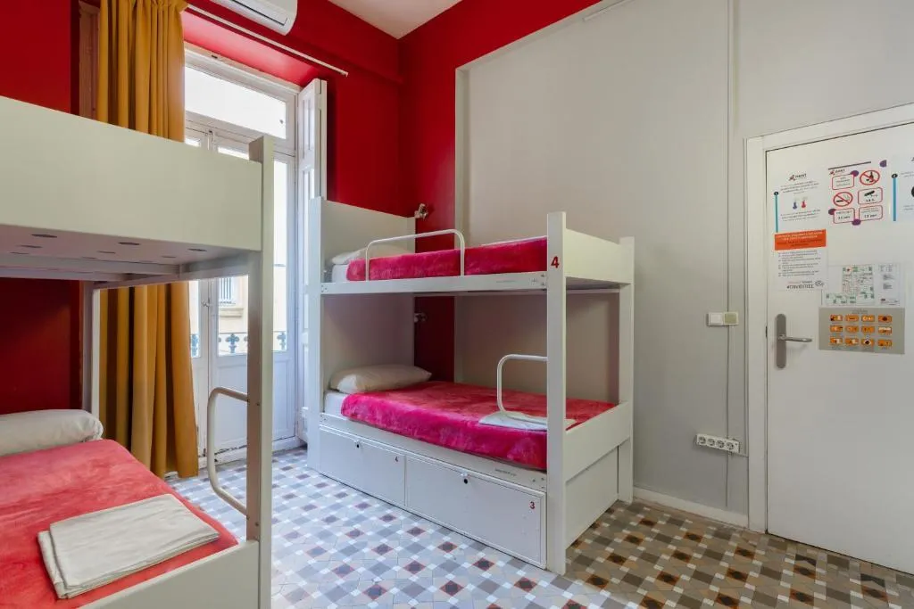 Bed in dormitory FEMALE ROOM Room, Red Nest, Valencia