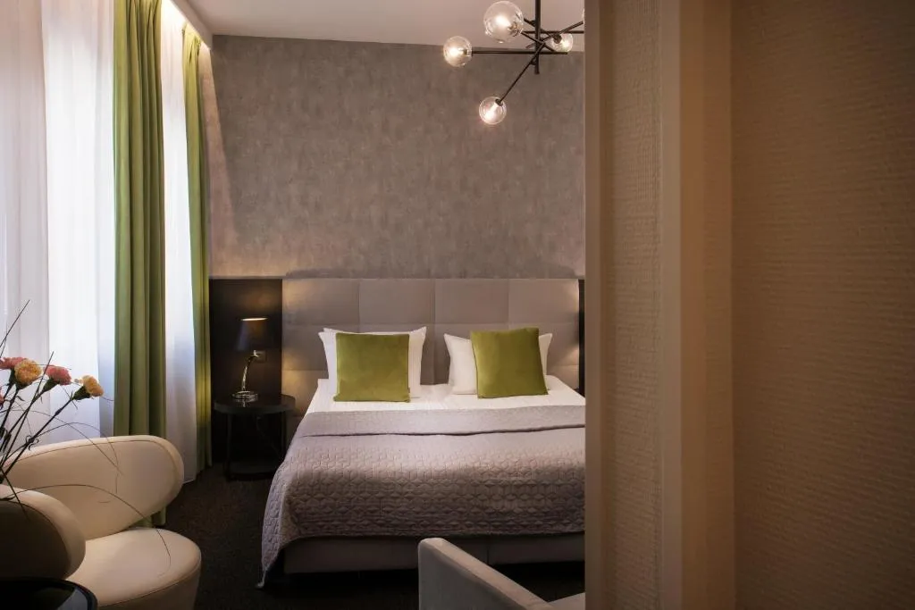 DOUBLE STANDARD Room, Atrium, Krakow