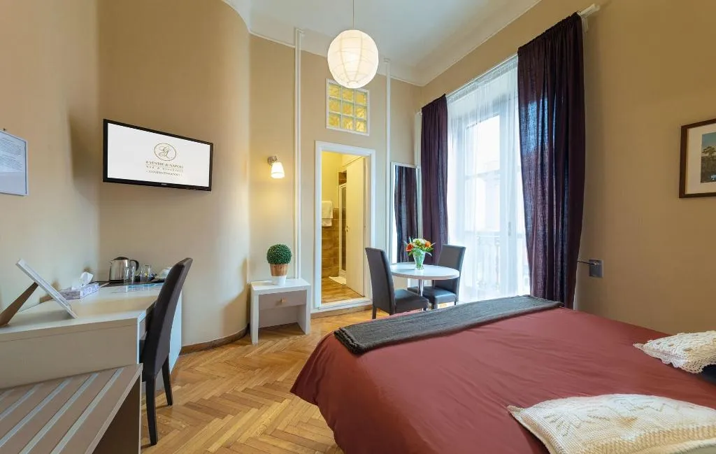 Room, B&B Il Ventre di Napoli, Naples