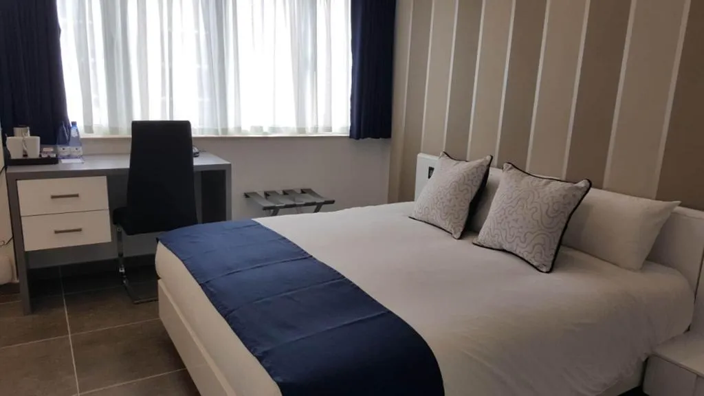 DOUBLE QUEEN SIZE BED Room, Pebbles Boutique Aparthotel, Malta