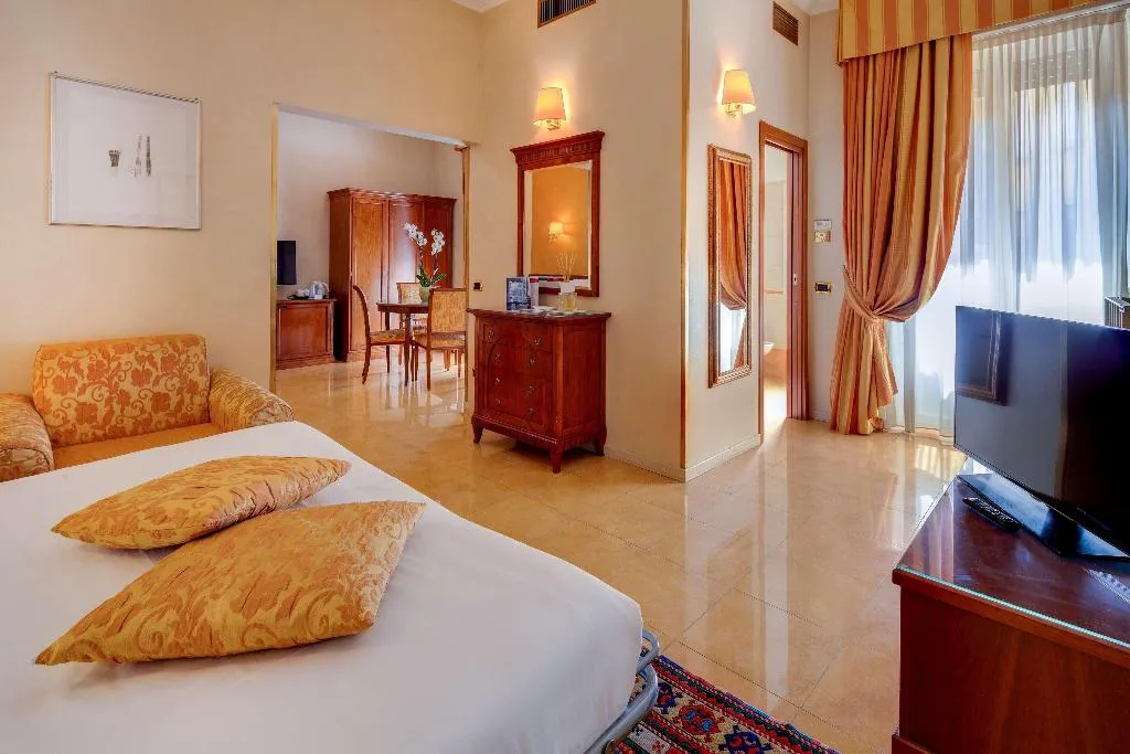 SUITE CAPACITY 4 Room, UNA HOTELS Galles Milano, Milan