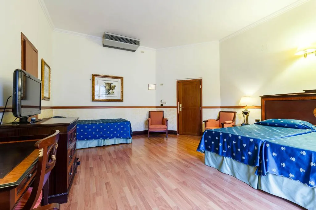 TRIPLE STANDARD Room, Repubblica, Rome