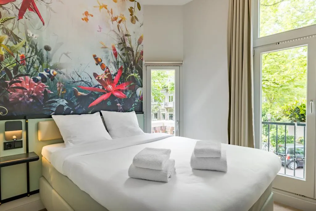 DOUBLE STANDARD Room, Dutch Design Hotel Vondelpark, Amsterdam