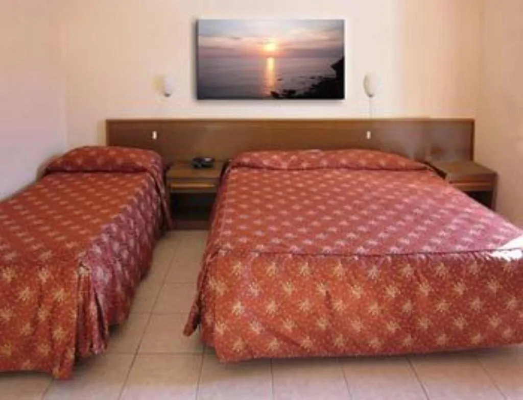 TRIPLE TWO BEDS Room, Adler, Milan