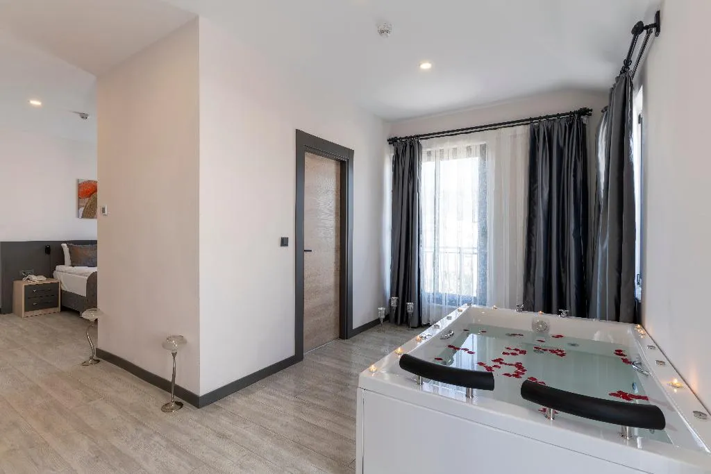 SUITE ONE BEDROOM ONE BATHROOM Room, Irenic Hotel, Antalya