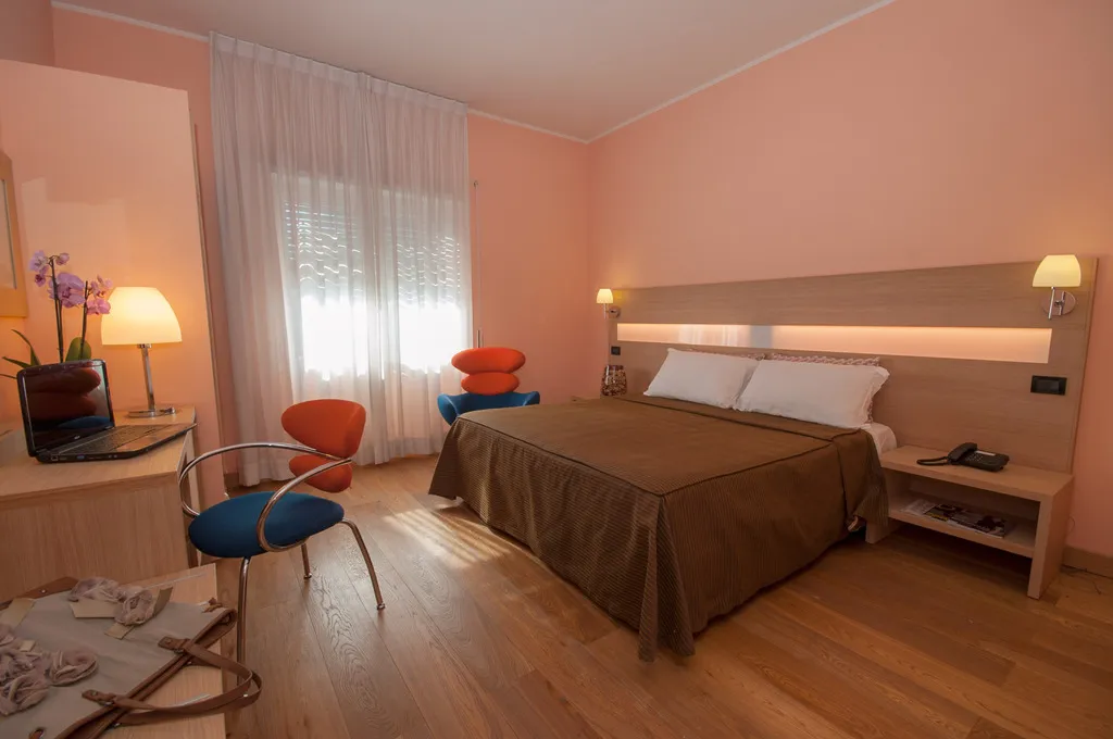 DOUBLE STANDARD Room, La Pergola, Rome