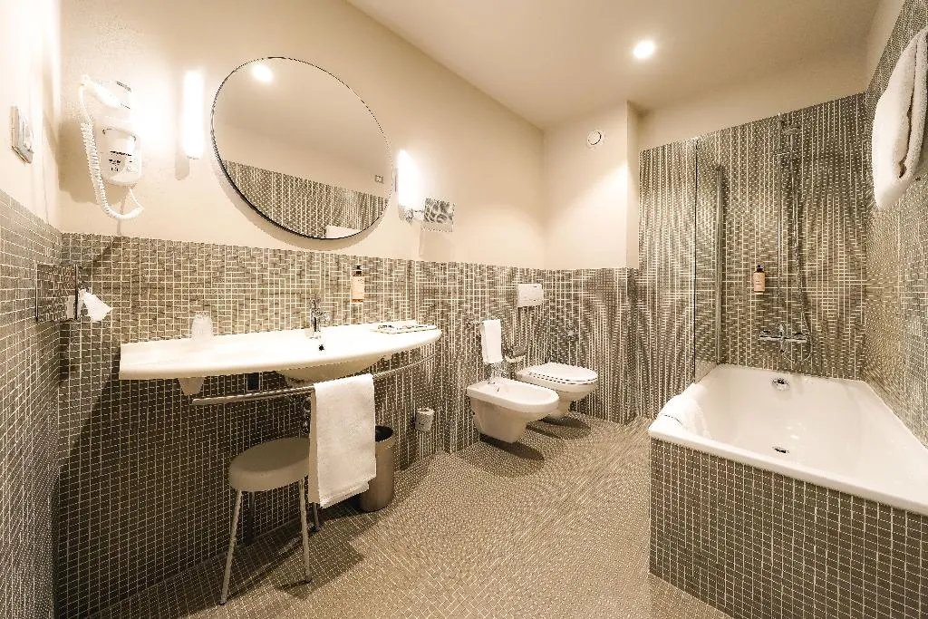 TWIN STANDARD Room, Mercure Bergamo Centro Palazzo Dolci, Milan