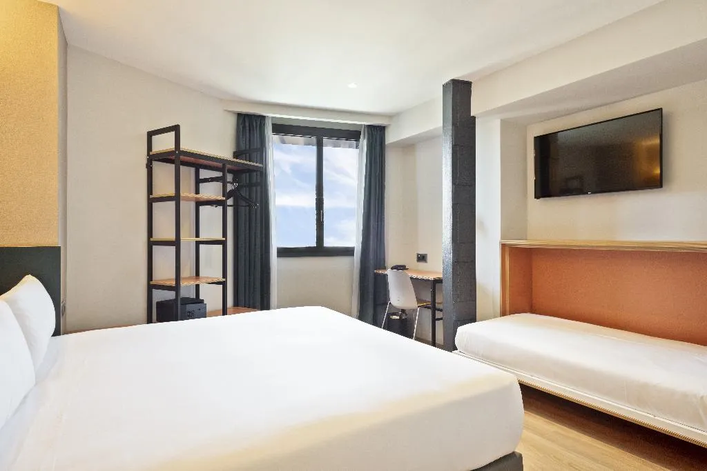 TRIPLE STANDARD Room, Brick Barcelona, Barcelona