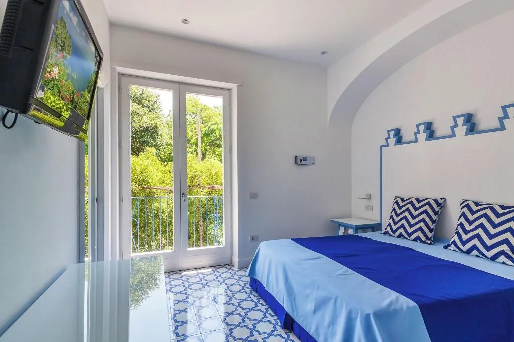 DOUBLE QUEEN SIZE BED Room, Hotel Mignon, Naples