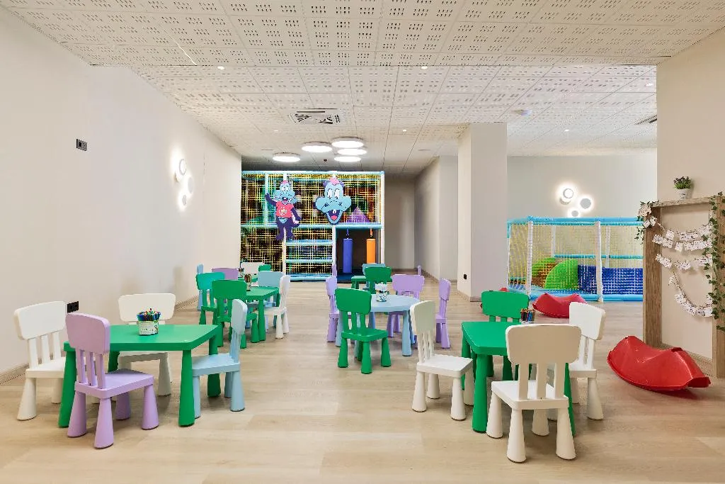 Sports and Entertainment, Best Oasis Tropical, Costa Almeria