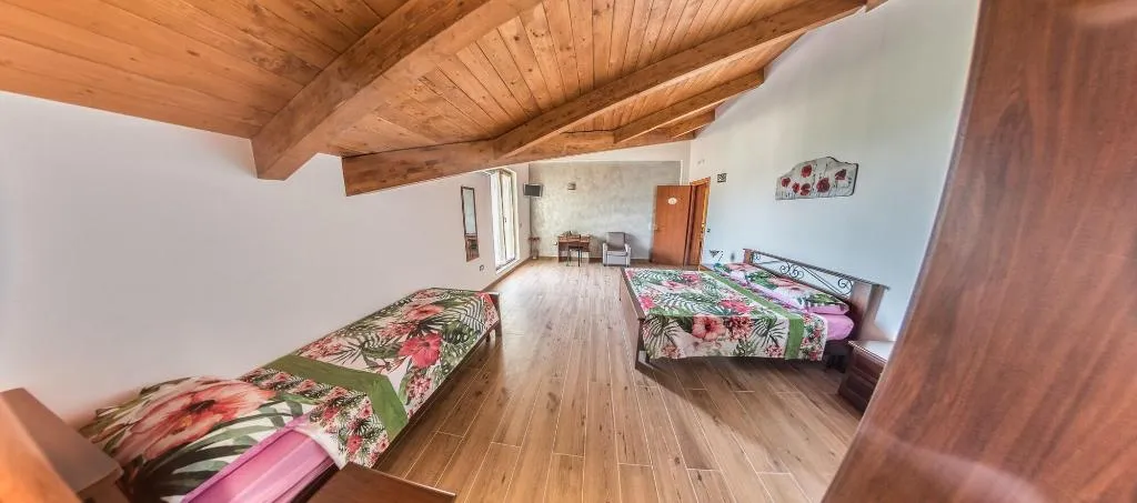Room, La Mortella, Naples