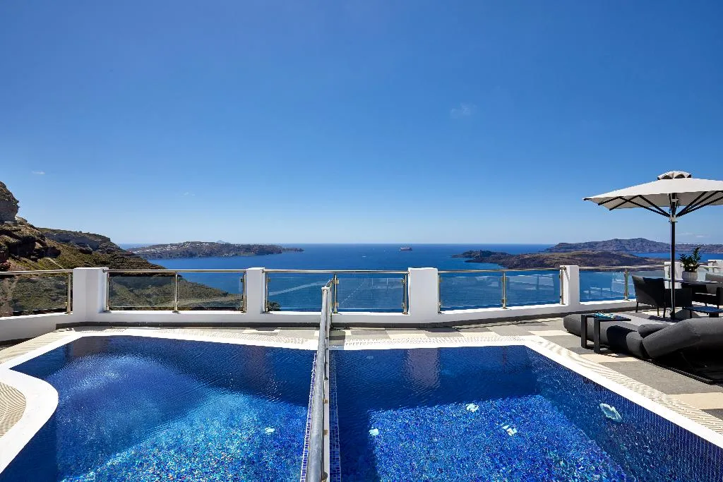 Double or Twin SEA VIEW WITH PRIVATE POOL Room, Petit Palace, Santorini