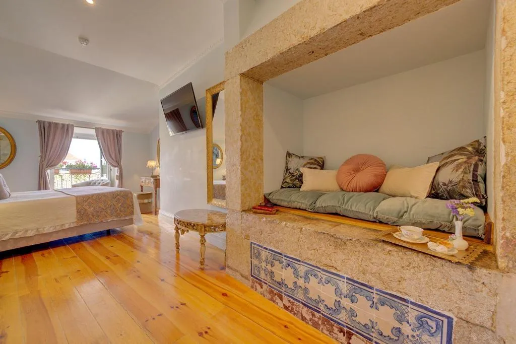 DOUBLE QUEEN SIZE BED Room, Palácio das Especiarias, Lisbon