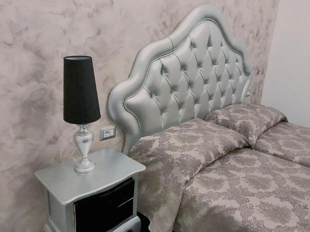 Room, Secret Rhome, Rome