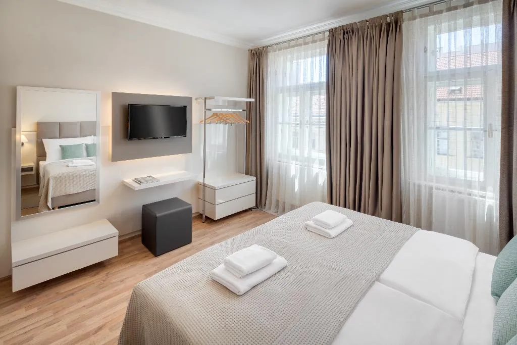 APARTMENT DELUXE ONE BEDROOM Room, Louren Apartments, Prague