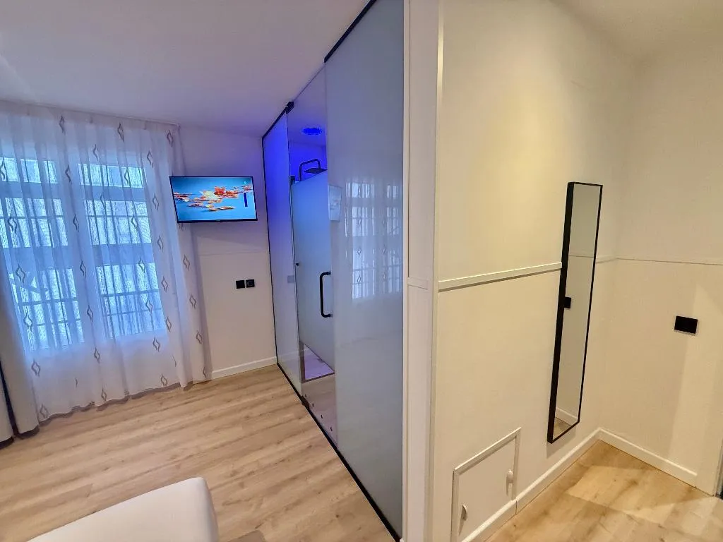 DOUBLE WITH BALCONY WITH VIEWS Room, Mucho Madrid, Madrid