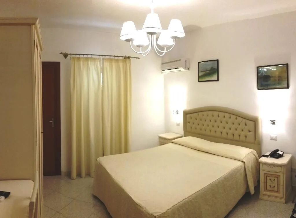 Double or Twin STANDARD Room, La Perla, Naples