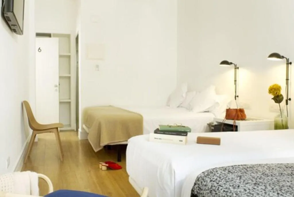 Room, Som Nit Born, Barcelona