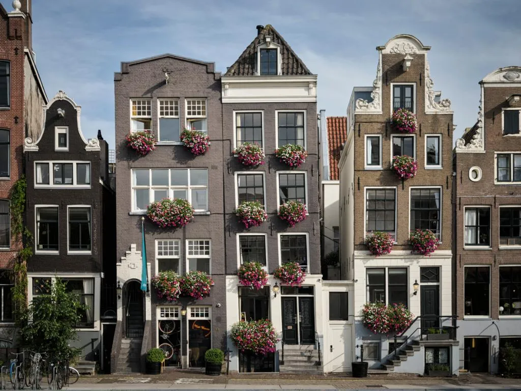 General view, Max Brown Htl Canal District, part of Sircle Colle, Amsterdam