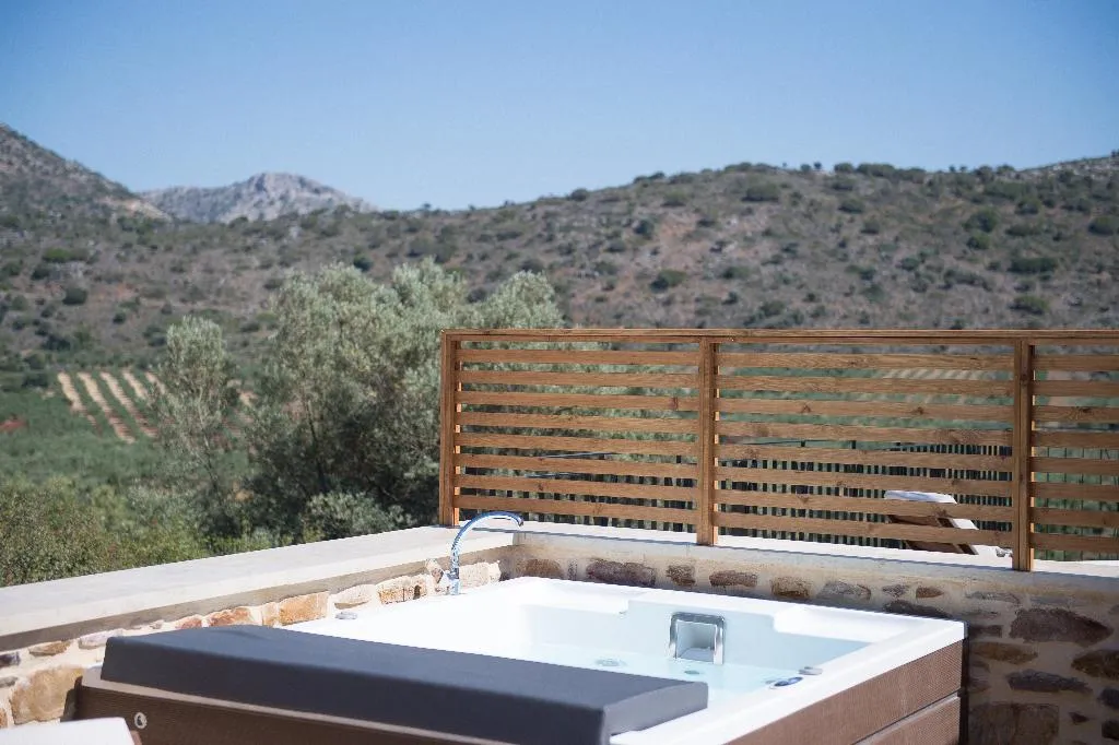 SUITE DELUXE WITH JACUZZI Room, Lameriana Secret Village, Crete