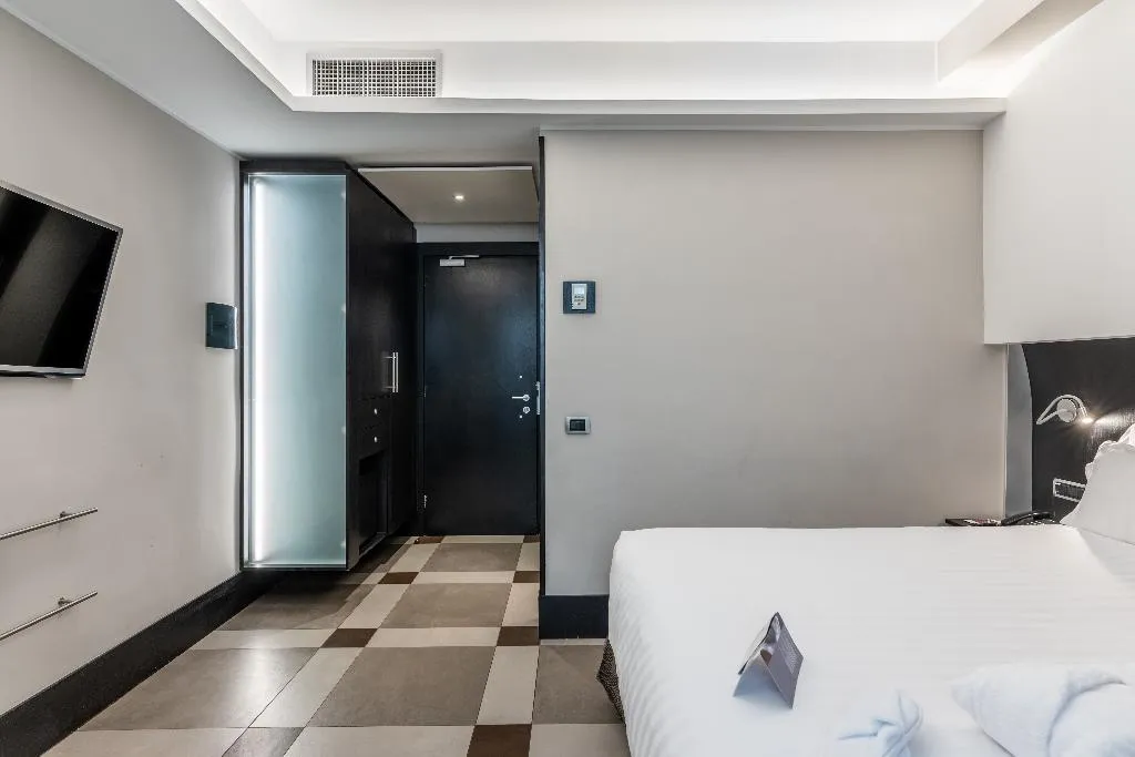 DOUBLE KING SIZE BED Room, Best Western Plus Hotel Universo, Rome