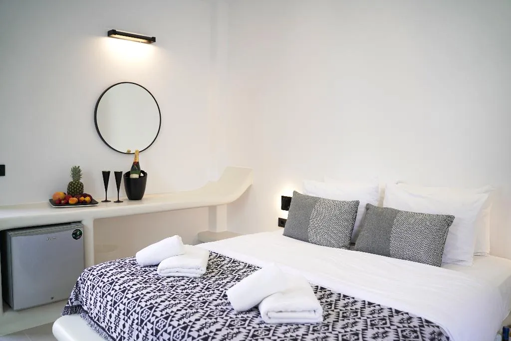 Double or Twin DELUXE Room, King'S Suites, Santorini