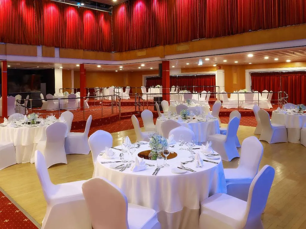 Conferences, Queen Elizabeth 2, Dubai