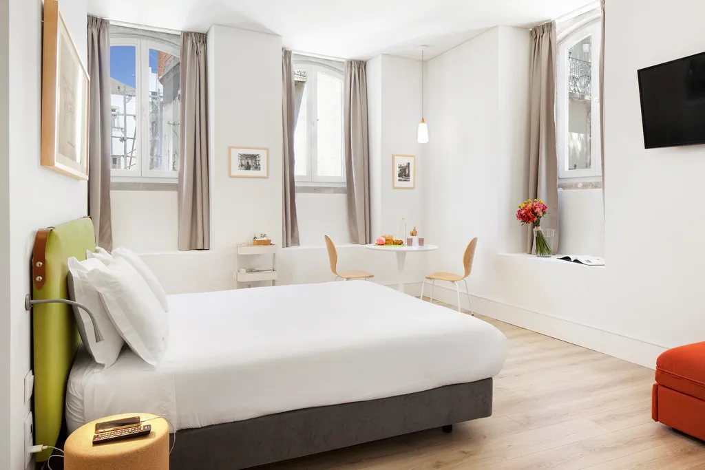 STUDIO SUPERIOR Room, Lisbon Serviced Apartments - Ascensor da Bica, Lisbon
