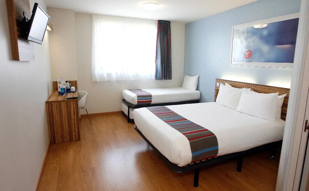 FAMILY ROOM CAPACITY 2 Room, Travelodge Valencia Aeropuerto, Valencia