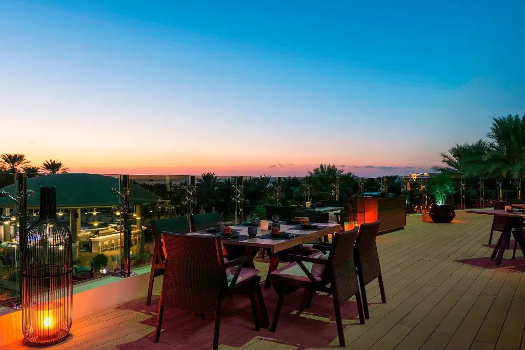 Restaurant, Le Royal Meridien Beach Resort and Spa, Dubai