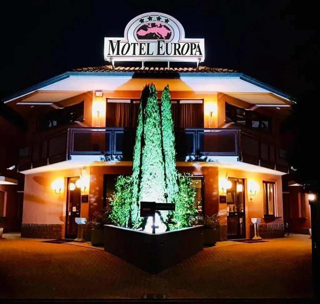 General view, Motel Europa, Milan