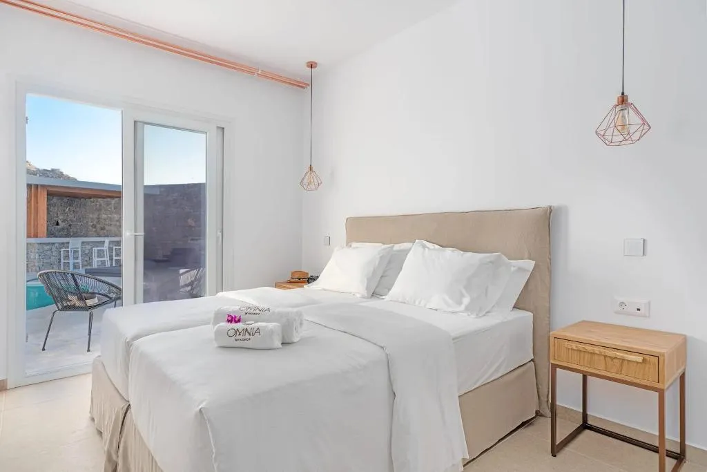 TRIPLE DELUXE POOL VIEW Room, Omnia Mykonos Boutique Hotel & Suites, Mykonos