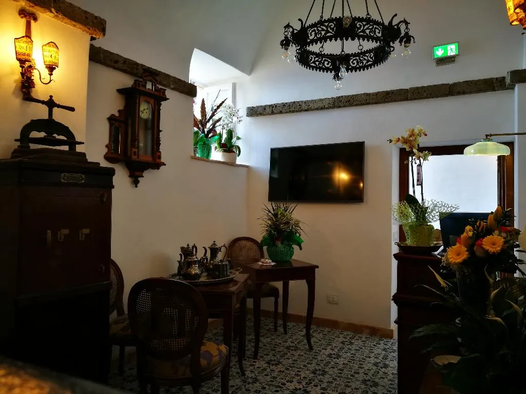 Lobby, Badia Santa Maria De Olearia, Naples