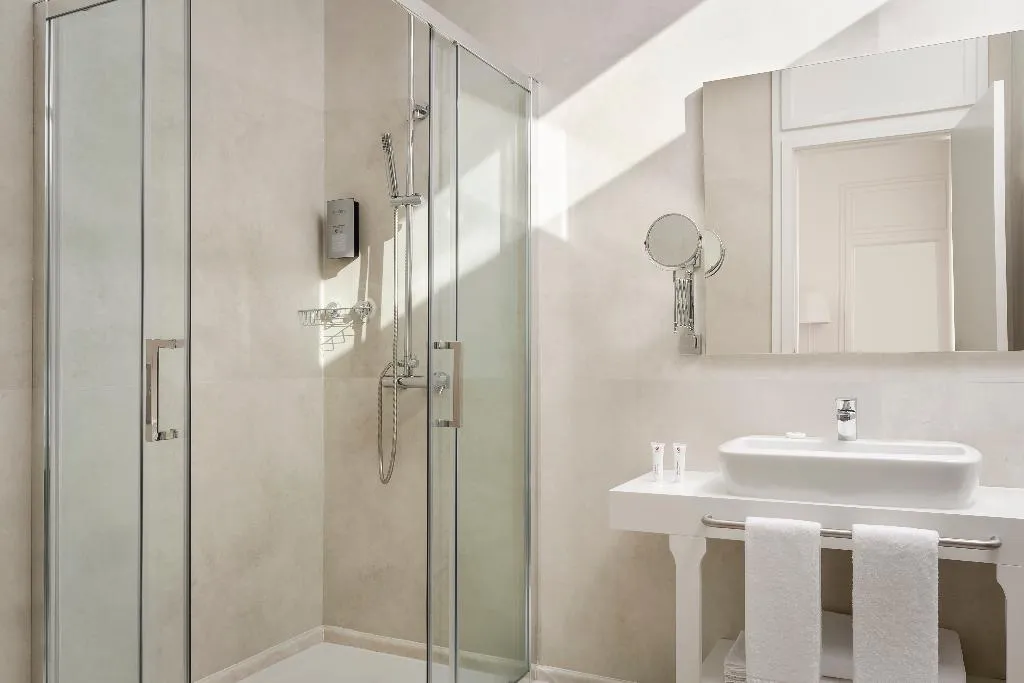 JUNIOR SUITE STANDARD Room, Exe Wellington, Porto