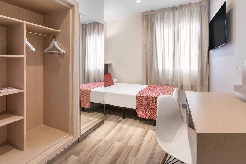 SINGLE STANDARD Room, Catalonia Hispalis, Seville