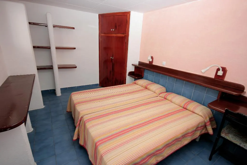 Room, Cala Montjoi, Costa Brava