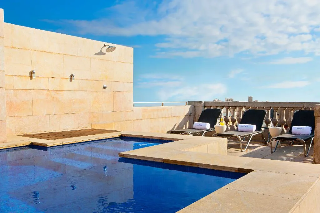 Pool, Astoria, Barcelona