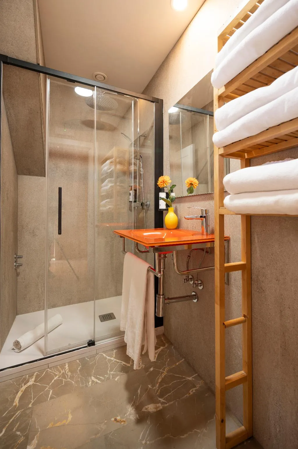 APARTMENT CAPACITY 6 TWO BEDROOMS Room, Apartamentos G3 Galeón, Madrid