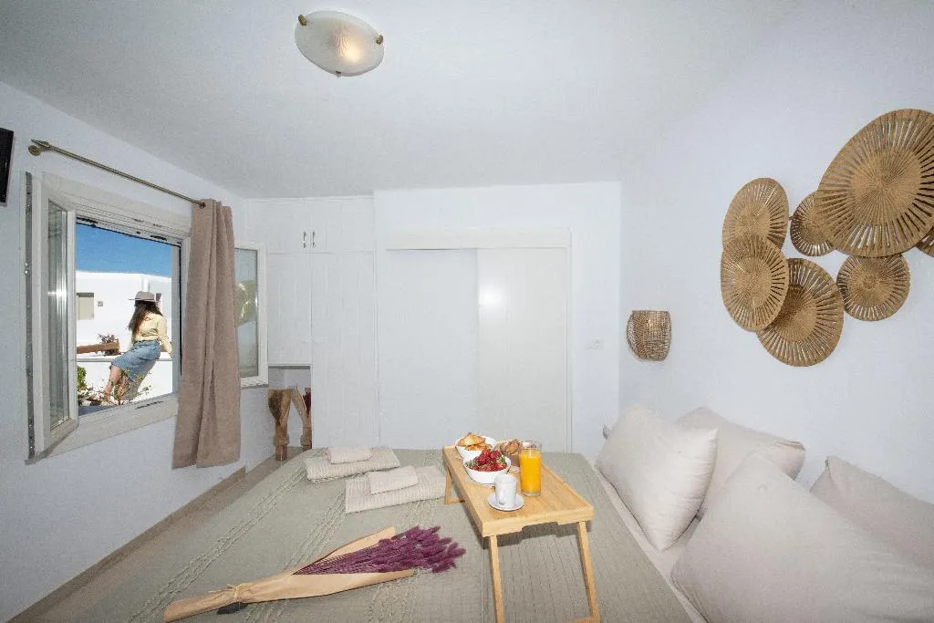 FAMILY ROOM THREE BEDROOMS THREE BATHROOMS Room, Boutique Di Vito, Mykonos