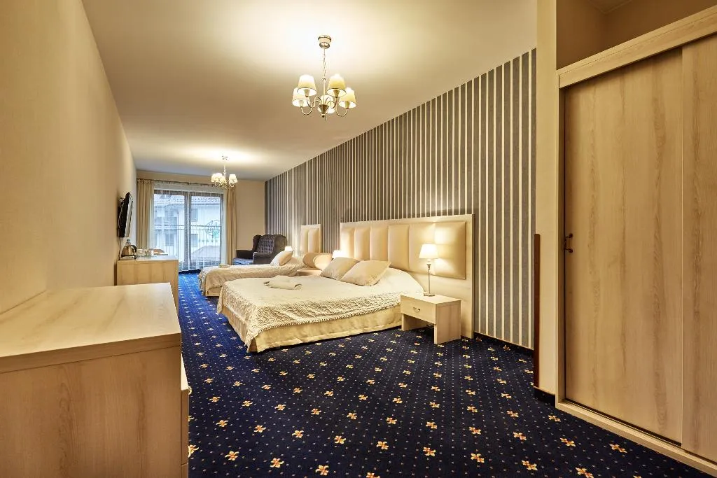 TRIPLE STANDARD Room, Willa Labelle, Krakow