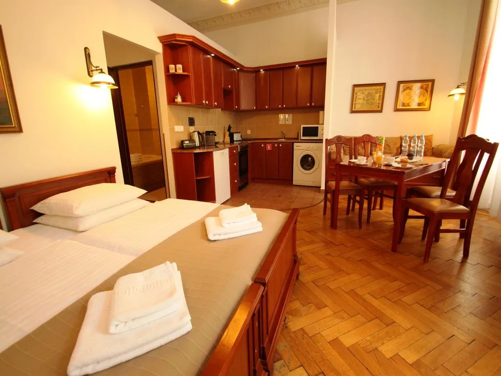 STUDIO SUPERIOR WITH BALCONY Room, Ventus Rosa Self Service Apartments, Krakow