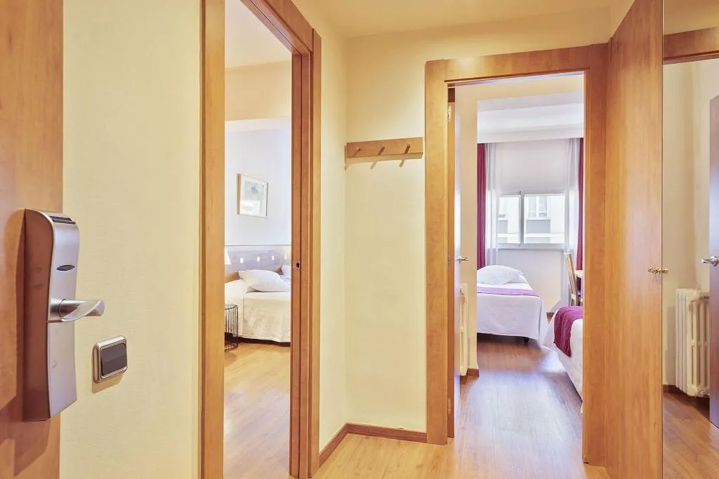 QUADRUPLE STANDARD Room, Acta Antibes, Barcelona