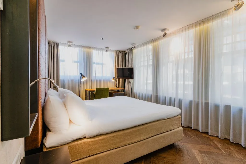 Room, Hotel De Hallen, Amsterdam