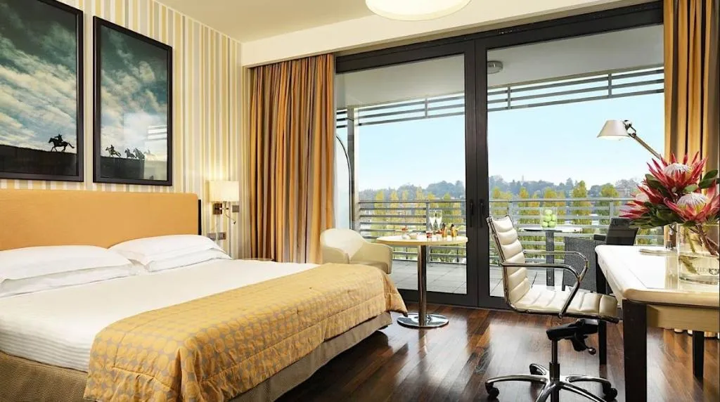 DOUBLE DELUXE Room, Unahotels Varese, Milan