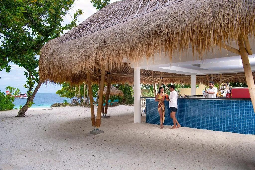 Bar, Emerald Maldives Resort & Spa, Male