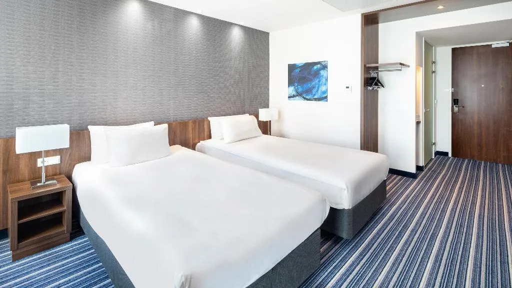 TWIN CITY VIEW Room, Holiday Inn Express Amsterdam-Sloterdijk Station, Amsterdam