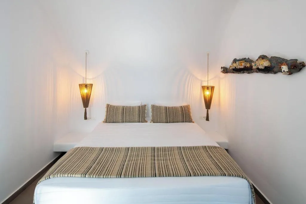 JUNIOR SUITE QUEEN SIZE BED Room, Evgenia Villas & Suites, Santorini